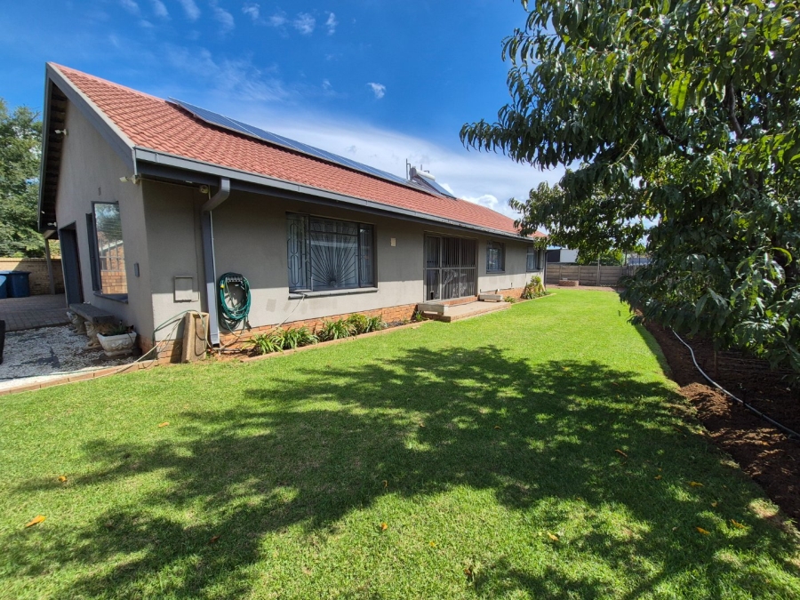 3 Bedroom Property for Sale in Vaalpark Free State